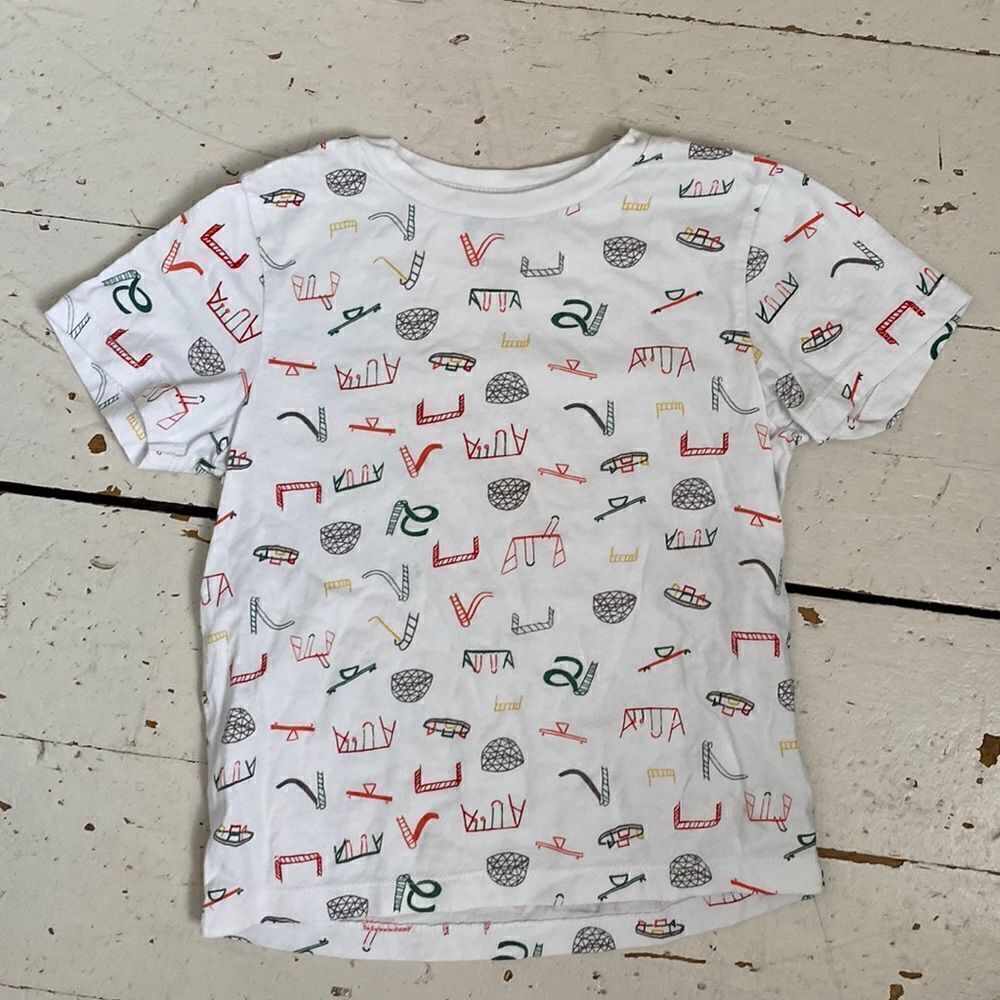Tucker and Tate size 5 playground t shirt
